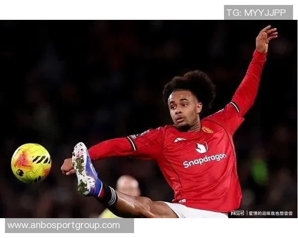 曼联官方宣布利桑德罗齐尔克泽与多名青训球员共同参与卡灵顿训练