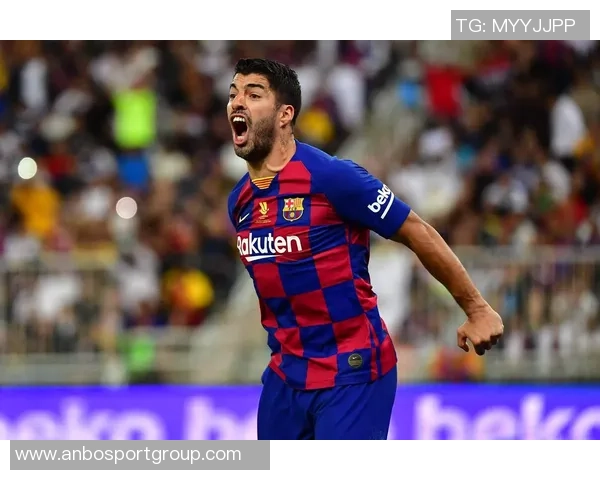 苏亚雷斯遭对方球员侵犯倒地牙哥愤怒指责裁判失职